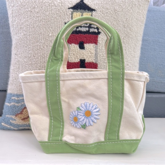 L.L. Bean Handbags - LL Bean Vtg Daisy Mini Tote